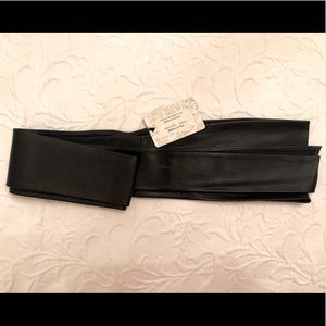 Peruvian Connection black leather wrap belt